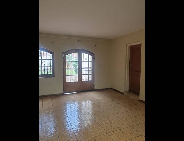 1 bed property to rent in SAVOY ESTATE